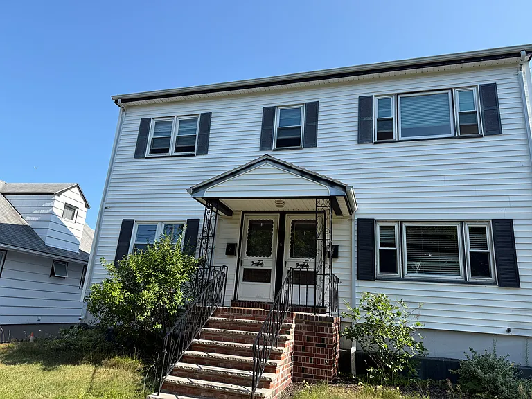 161 Webster St #2 — Photo 13