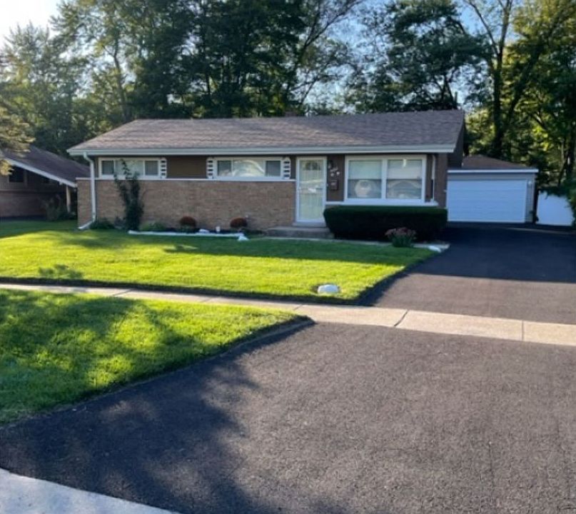 1st image of 16202 Sussex Ct