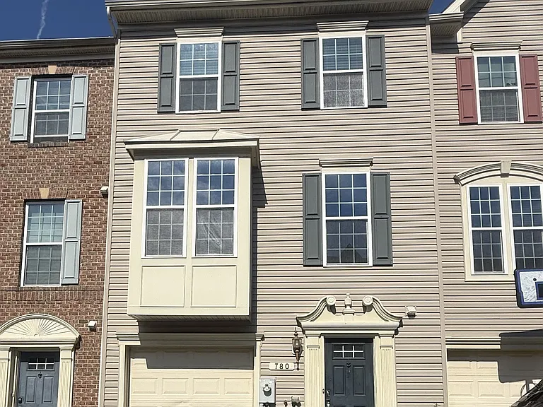 780 Cherry Bark Ln — Photo 1