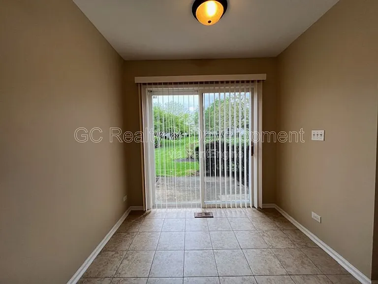 339 S Lancelot Ln — Photo 9