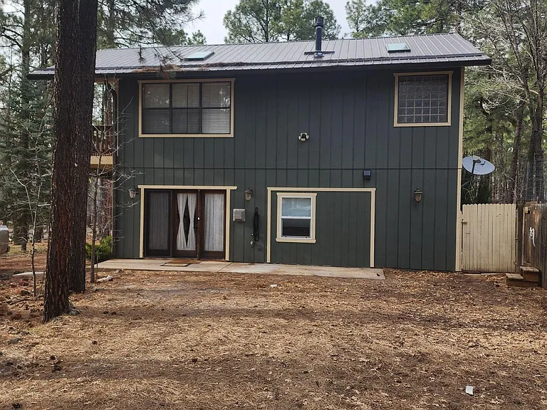625 S Evergreen Dr — Photo 1