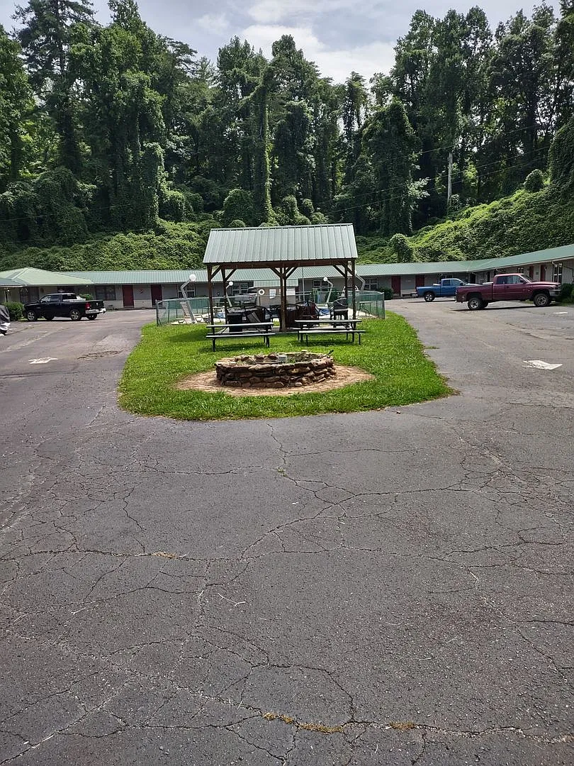 Gearhead Inn — Photo 2