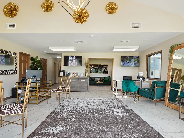 Emerald Pointe Apartment Homes — Photo 21
