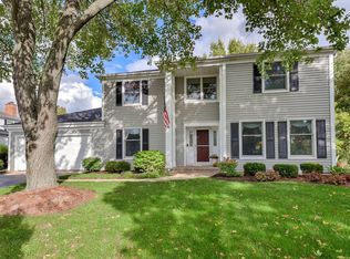 1473 Sandy Hook St, Wheaton, IL 60189