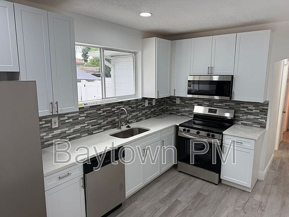 2nd image of 1904 W Saint Louis St Unit 1