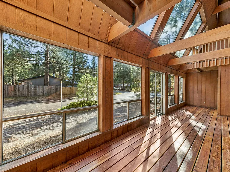 993 Woodchuck Ct — Photo 9