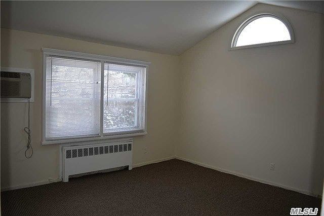 2nd image of 30 Harwood Dr E