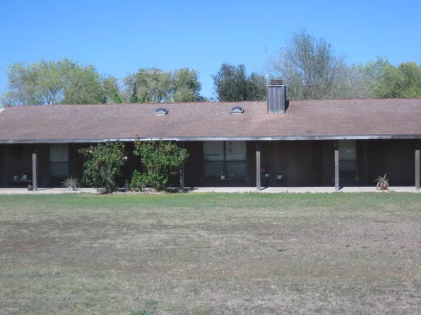 112 County Road 435, Three Rivers, TX 78071