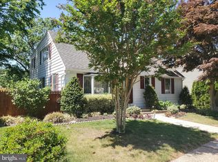 512 W Cedar Ave, Oaklyn, NJ 08107