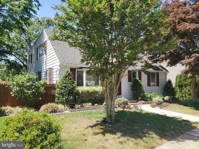 512 W Cedar Ave, Oaklyn, NJ, 08107