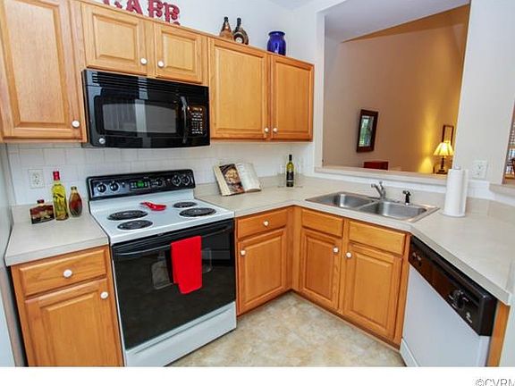3rd image of 2205 Waters Mill Cir