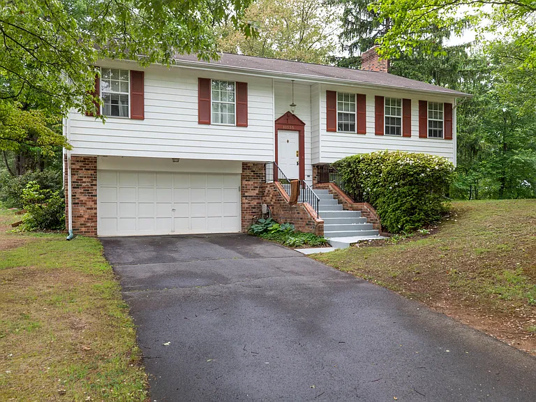 10535 Brevity Dr — Photo 37