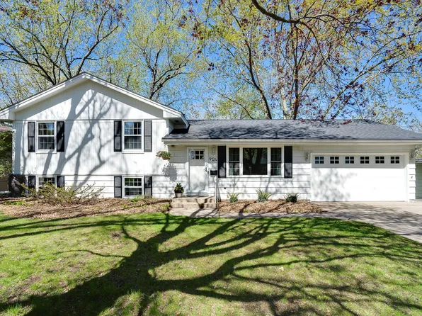 9124 Kell Ave S, Bloomington, MN 55437