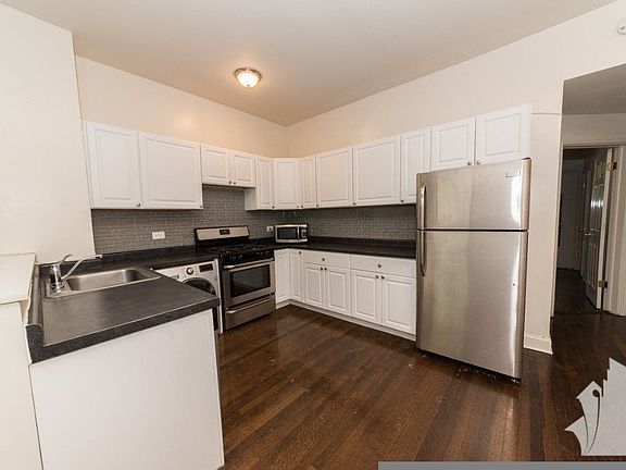 4th image of 3815 N Greenview Ave #3821-2E