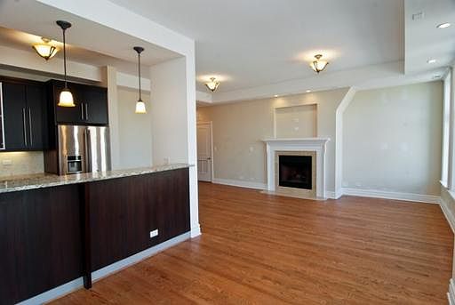 4th image of 6124 N Broadway St APT 2S