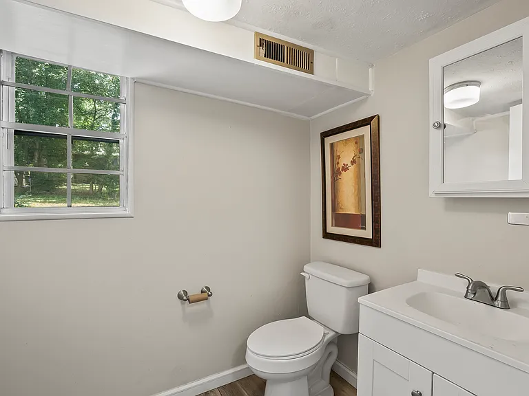 7720 Devonshire Dr — Photo 25