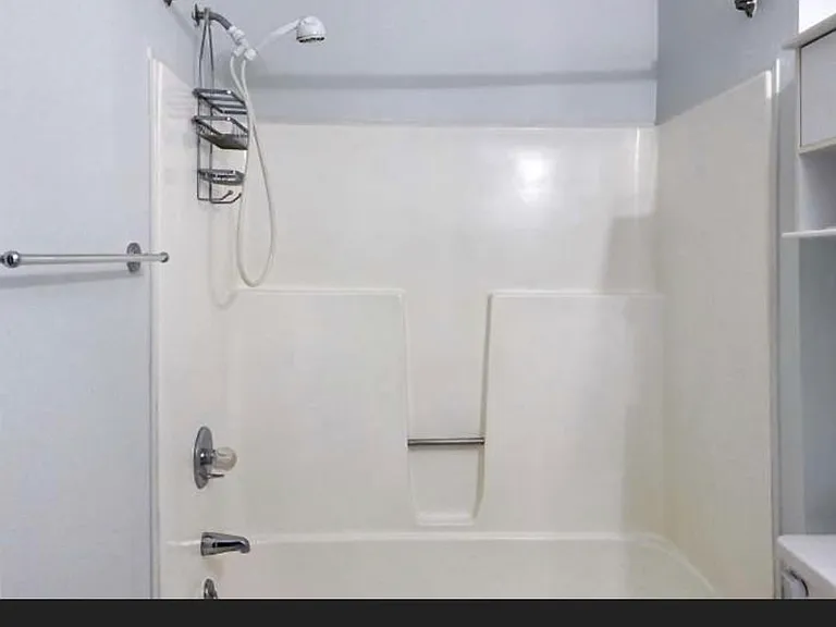 1114 Wendy Ct — Photo 2