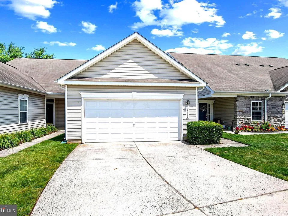 9002 Executive Club Dr