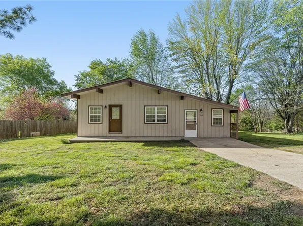 7640 Rally Hill Rd, Harrison, AR 72601