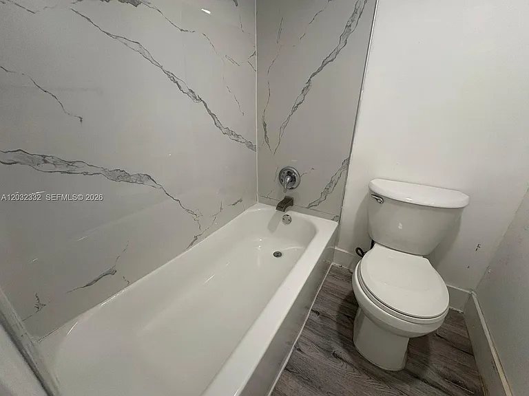 7545 E Treasure Dr #9H — Photo 8