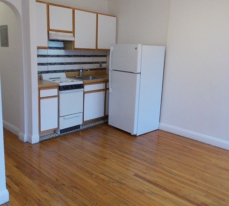 1st image of 469 Saint Johns Pl #B4