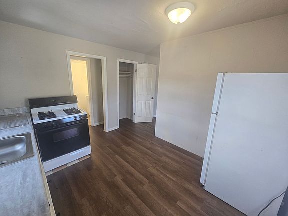 5th image of 910 Sahwatch St APT 4