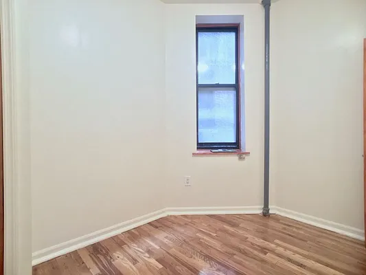 Rented by Sovereign Associates | media 32