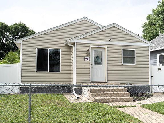 2nd image of 302 E 22nd St
