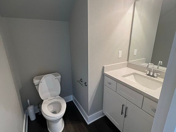 5th image of 1390 S Duncan Ave #1390