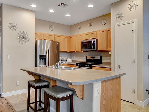 4th image of 1104 Cactus Rock St