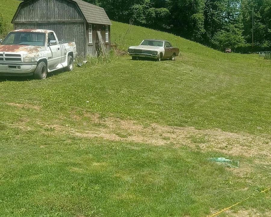 1st image of 892 Pryse Rd