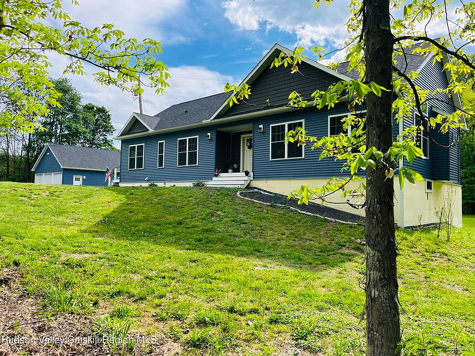 1st image of 685 Sandy Plains Road