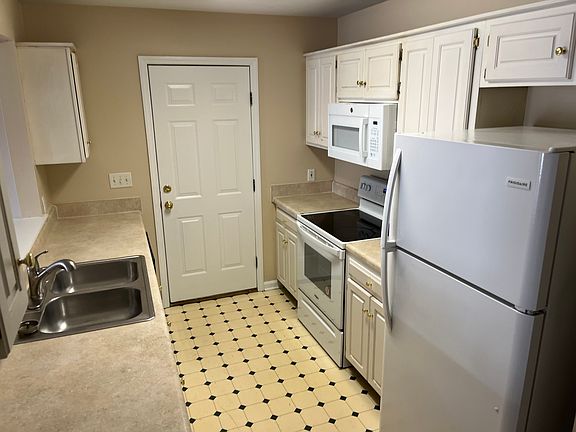 2nd image of 7833 Avalon Acres Ct