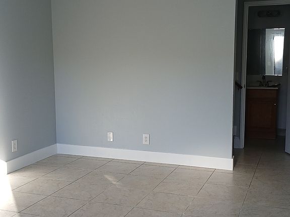 2nd image of 1003 W 9th St APT 20
