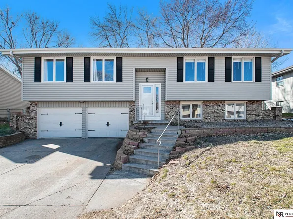 10505 V St, Omaha, NE 68127