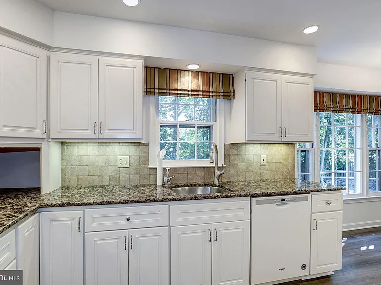 9012 Penn Manor Ct — Photo 6