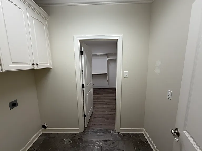 844 Oak Forest Cir — Photo 24