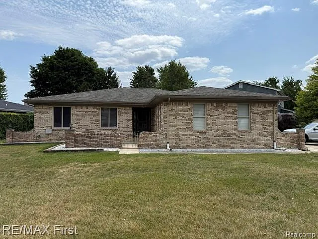 15012 Congress Dr — Photo 2