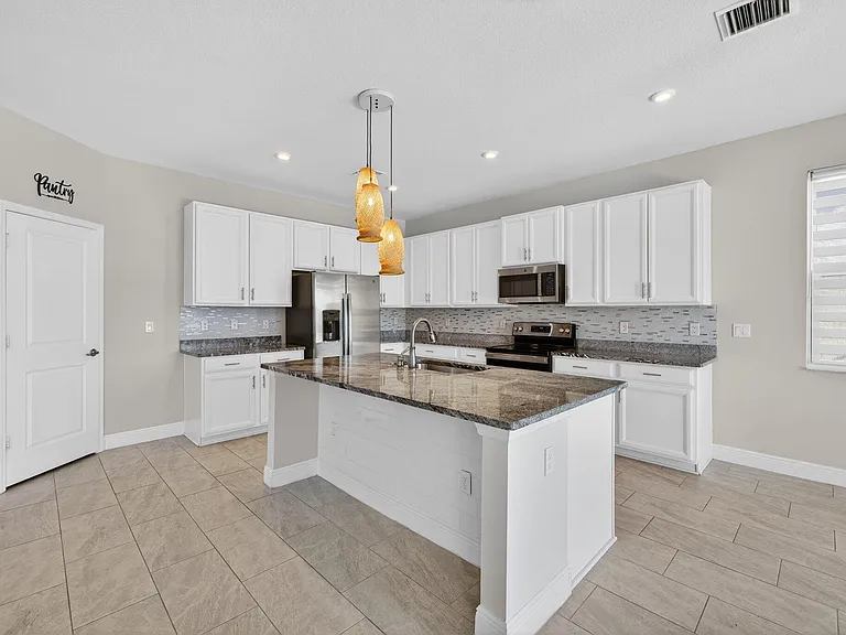 10916 SW Robbia Way — Photo 7