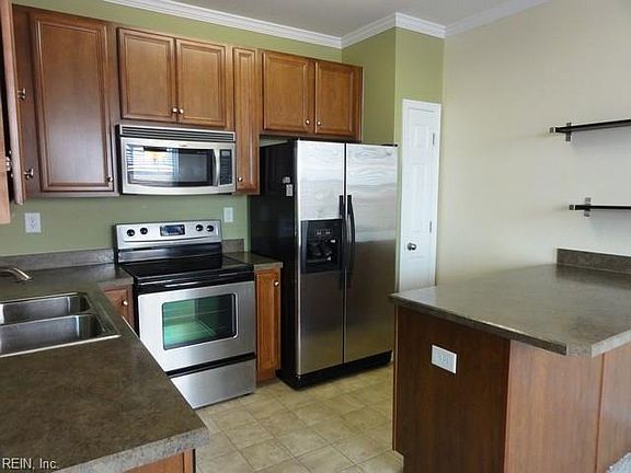 5th image of 674 Claire Ln