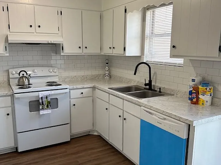 1100 Pineland Ave #5D — Photo 8