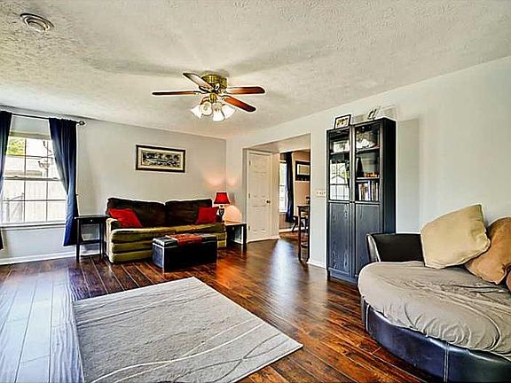 4th image of 5748 Oakcrest Dr