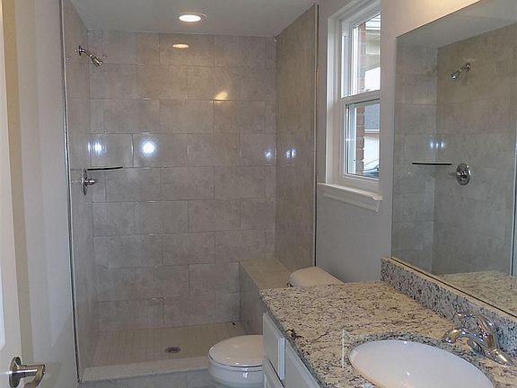 4th image of 14933 N Park Dr