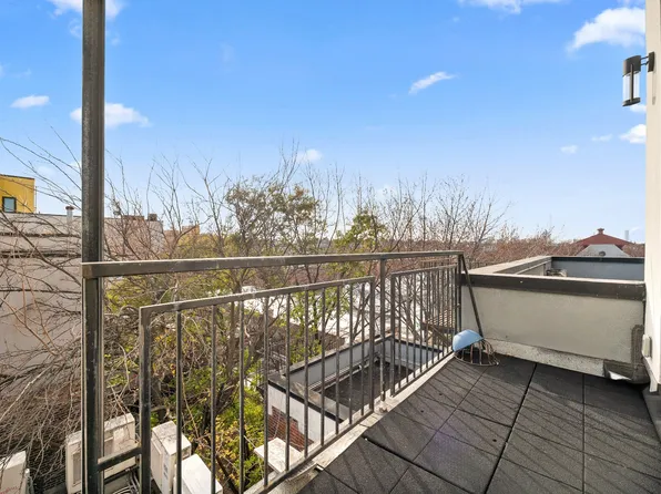 856 Greene Avenue image 10 of 19