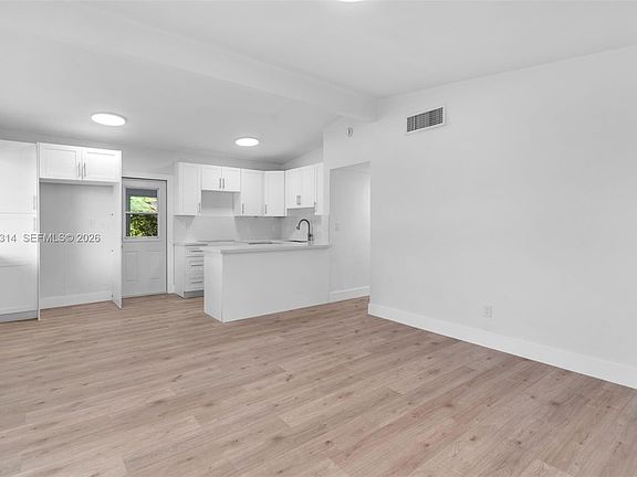 4th image of 11445 SW 43rd Ter