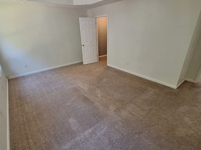 305 Shadowbrooke Cir — Photo 18