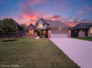 21926 Duns Scotus St, Southfield, MI 48075