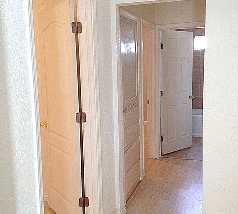 5th image of 2503 W Acacia St