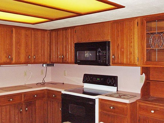 4th image of 8706 Dudley Dr