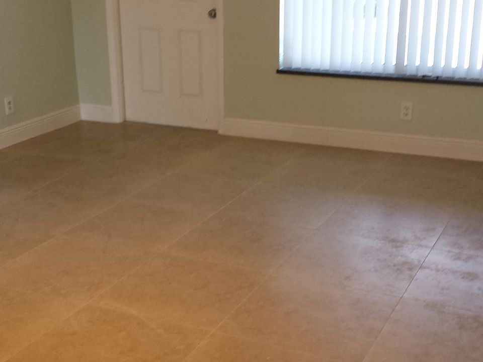 1st image of 1580 NE 51st St